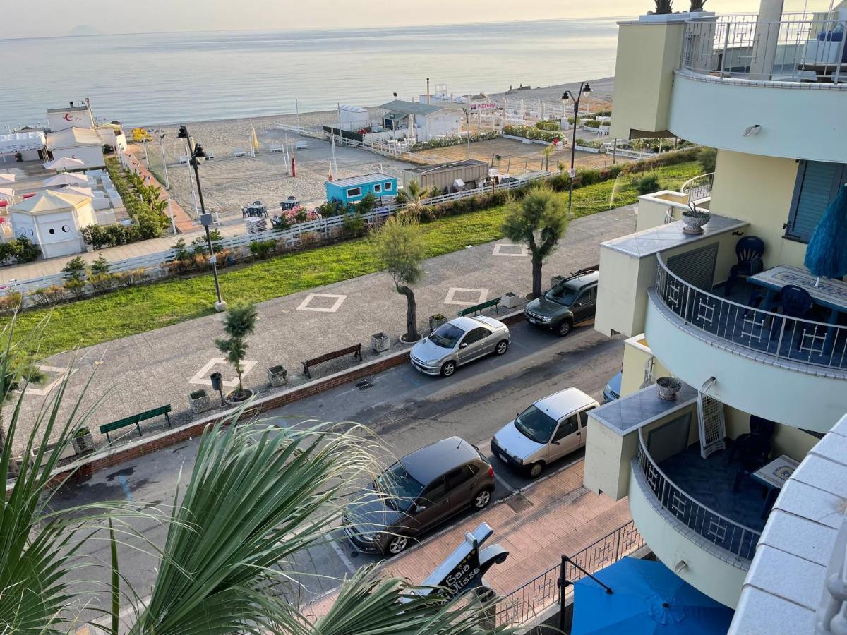 Villa La Baia Di Ulisse Venetico Exterior foto